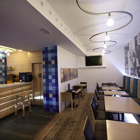 Hostal Bezana Burgo Εξωτερικό φωτογραφία