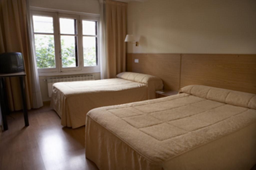 Hostal Bezana Burgo Εξωτερικό φωτογραφία